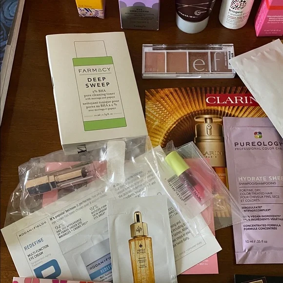 Huge Beauty Samples Bundle - Picture 4 of 9